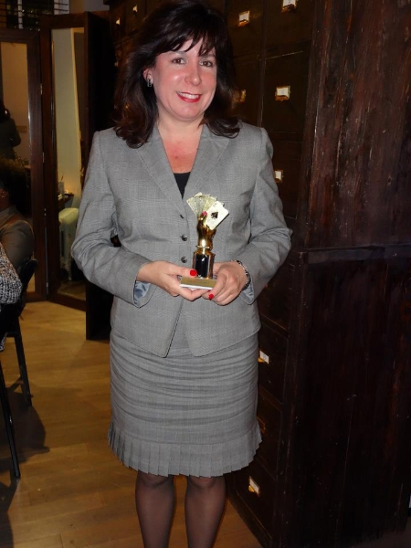 Poker Divas - Prize on hands
