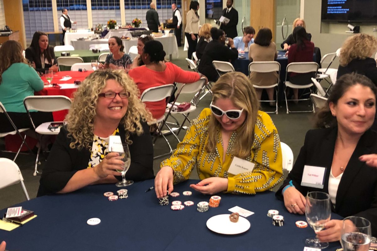 Poker Divas - Women Middle Position