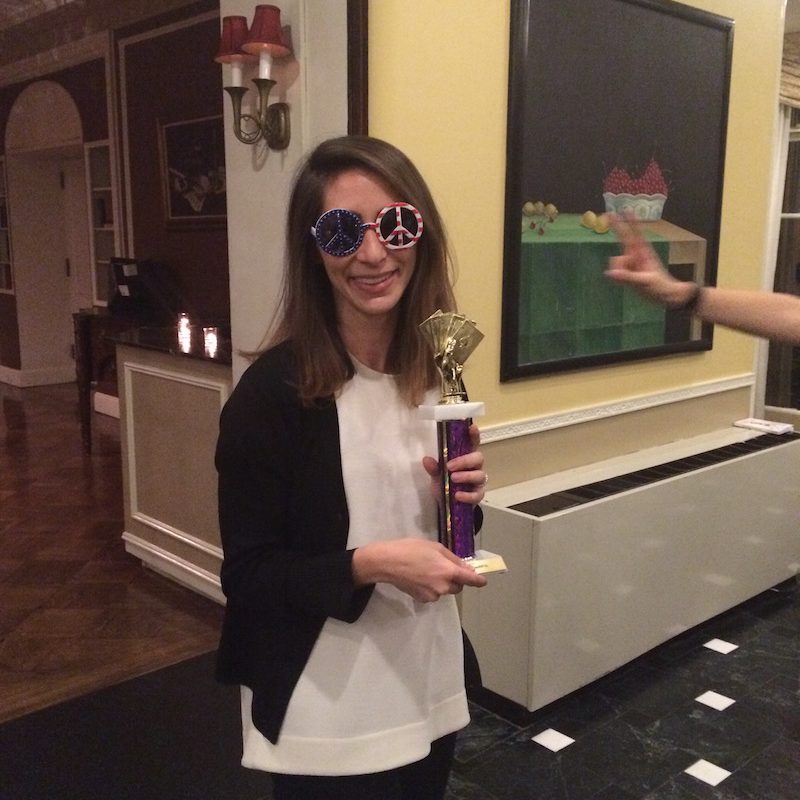 Poker Divas - Prize on hands