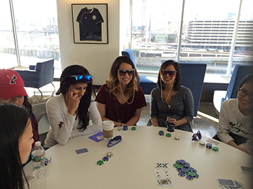 Poker Divas - Women cold call